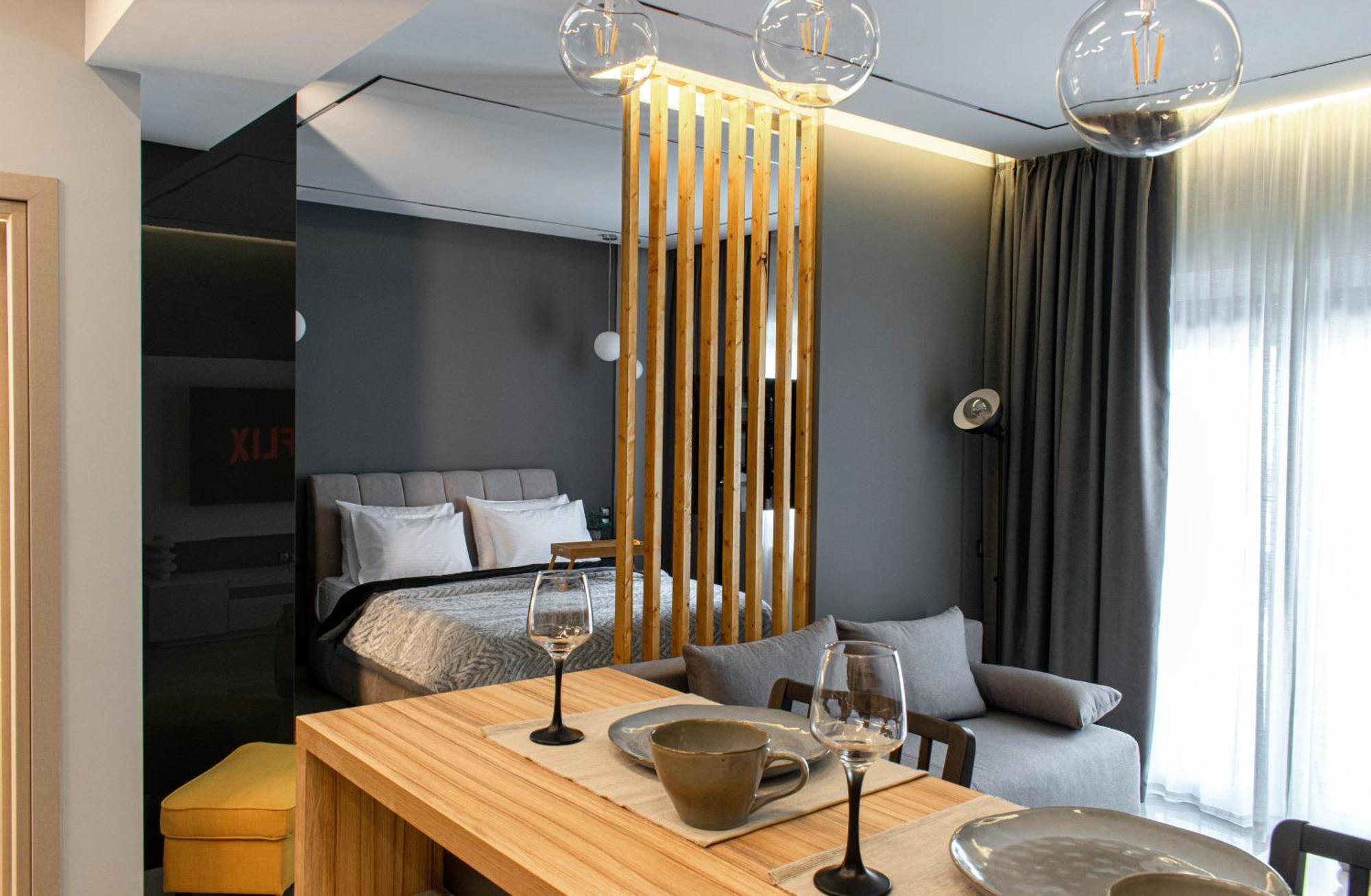 Aether - Modern & Luxe With 65 Tv By Tt Athens